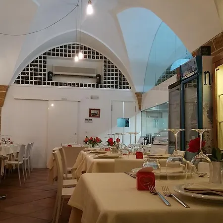 Acquapazza לינה וארוחת בוקר 4*